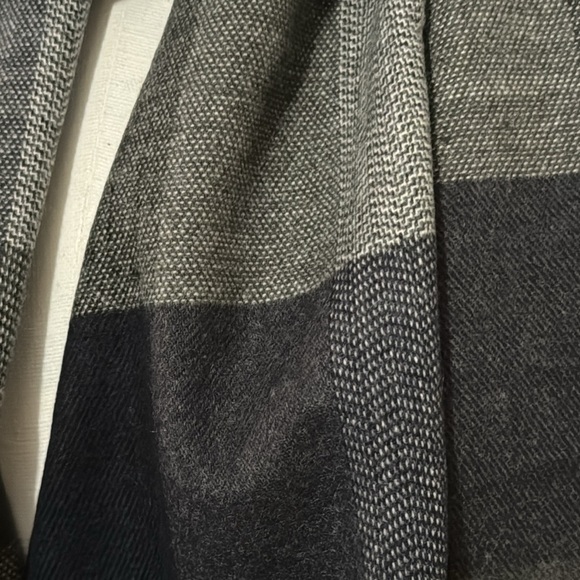 NWT Scarf-Plaid in Navy/Gray/Black-69x13-Acrylic-Rainforest Brand - Picture 6 of 13